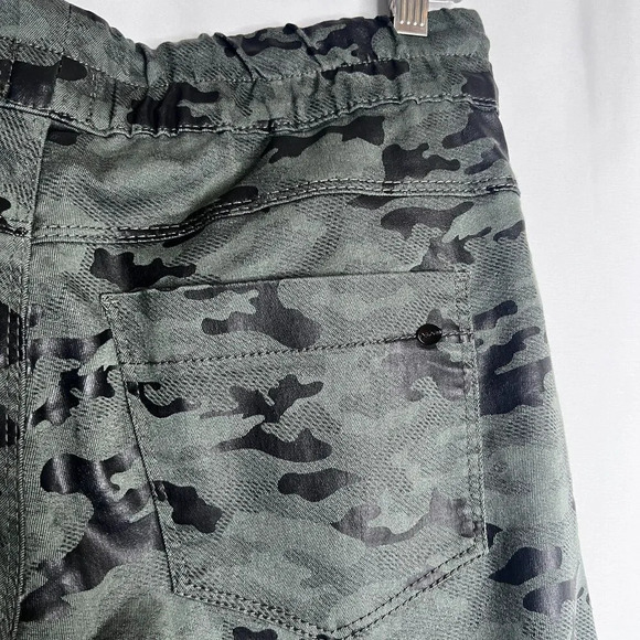 BEVY FLOG Camouflage Skinny Pants - Picture 5 of 12